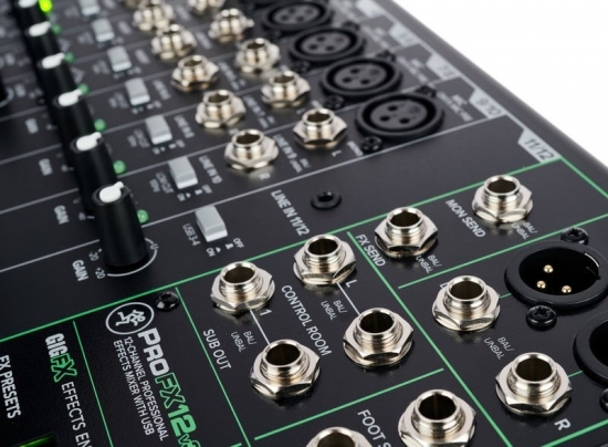 Микшерный пульт MACKIE ProFX12v3